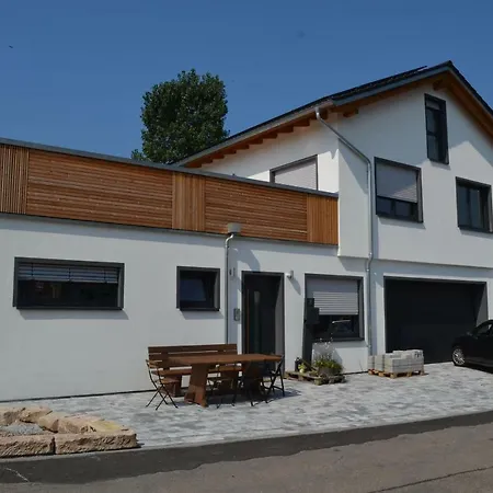 Haus Mone *